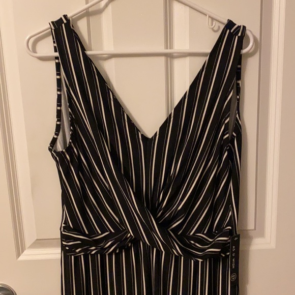 Black and white jumpsuit - Picture 2 of 3